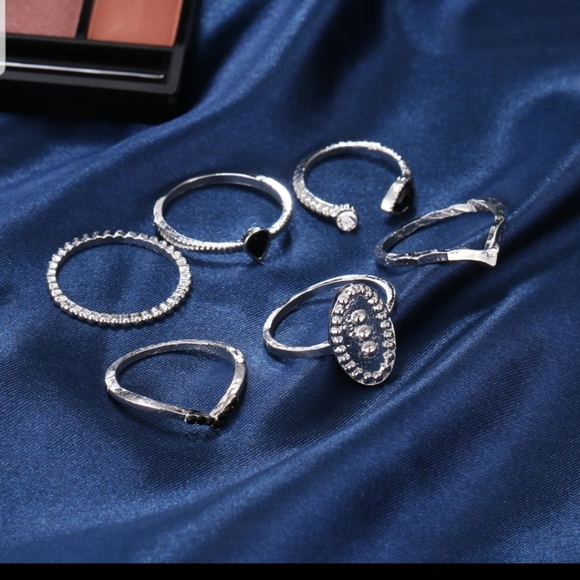 *Harlett* Set of 6 Rings - Picture 2 of 3
